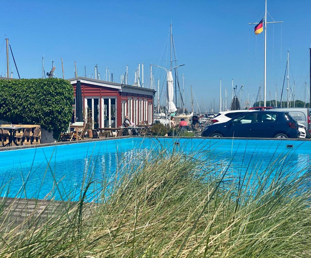 Hausboot Mit Traumlage In Luebeck-Travemuende Lübeck Exterior foto