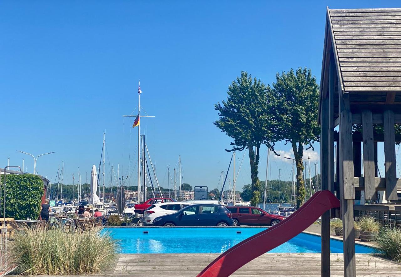 Hausboot Mit Traumlage In Luebeck-Travemuende Lübeck Exterior foto