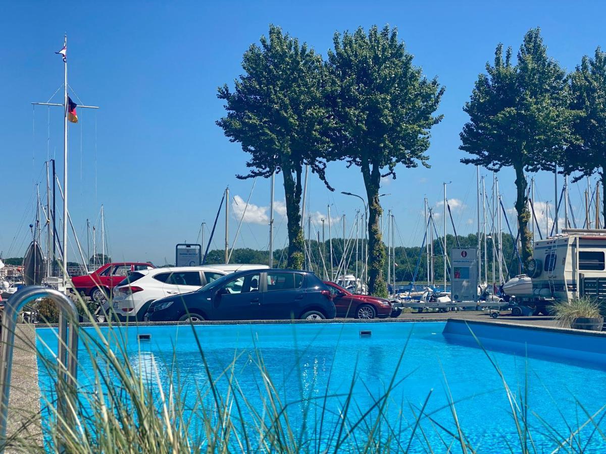 Hausboot Mit Traumlage In Luebeck-Travemuende Lübeck Exterior foto
