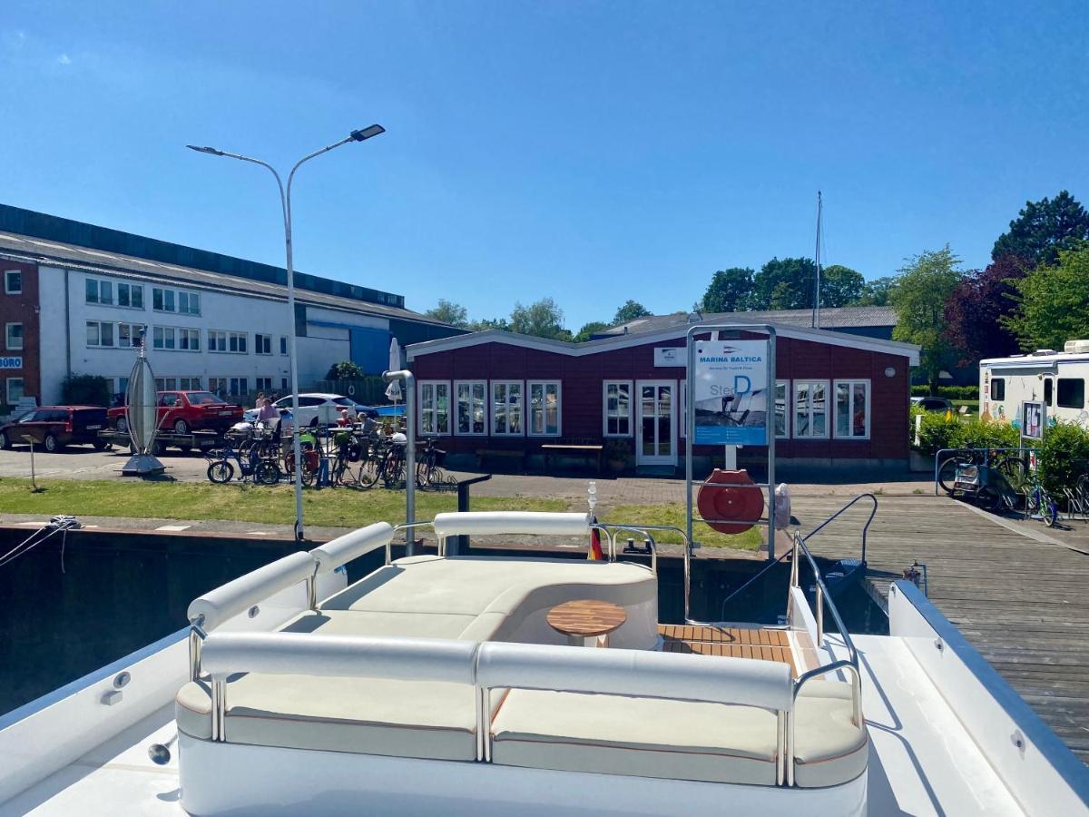 Hausboot Mit Traumlage In Luebeck-Travemuende Lübeck Exterior foto